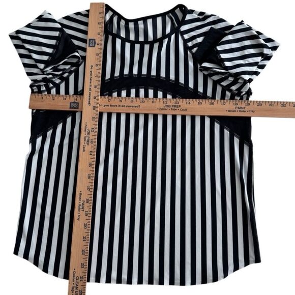 Lululemon Water: Sun Runner Long Sleeve Narrow Bold Stripe Vertical Prin… - Picture 13 of 13